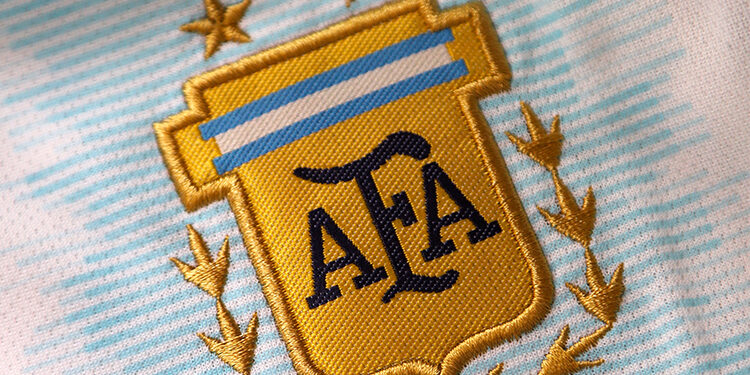 escudo de la seleccion argentina en camiseta